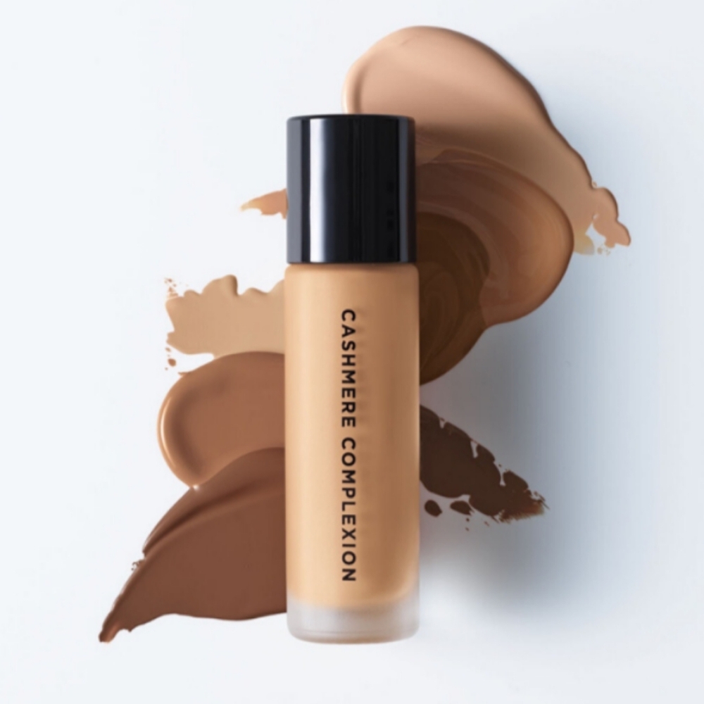 NWT AVON LATTE Cashmere Complexion Longwear Foundation